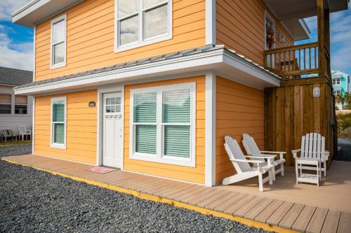 Long Beach House | Coastal Cottage Whole House