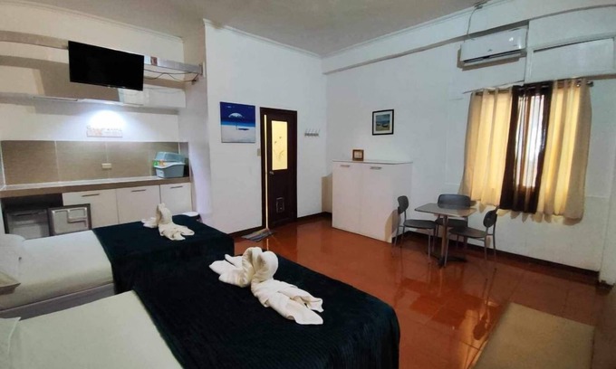 Puerto Princesa City Centre Apartment | Coastal Cove: Puerto Princesa Studio