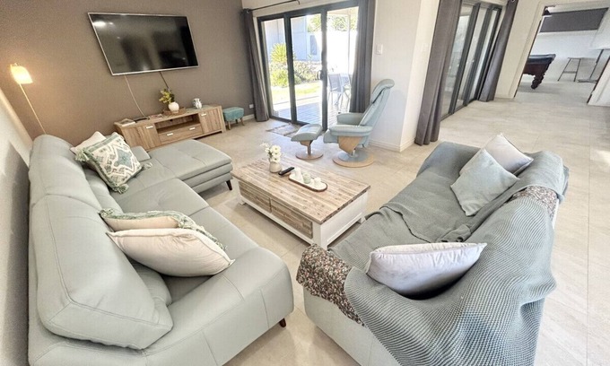 Moonta Bay House | Coastal Epping Escape - New Home & Self Contained Unit in Moonta Bay