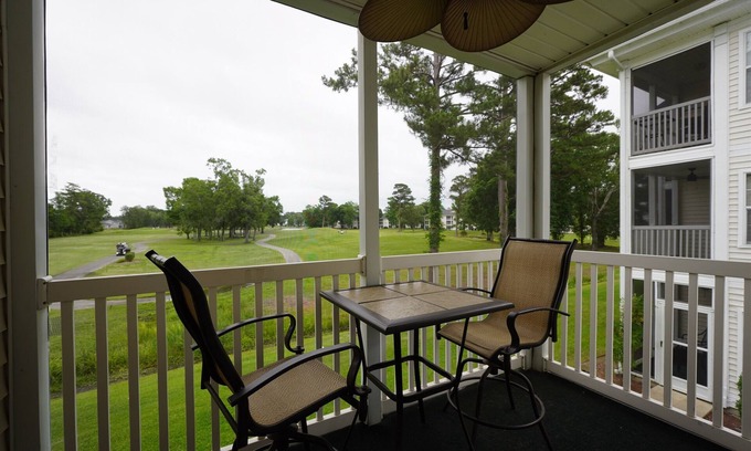 Carolina Forest Condo | Coastal Getaway 2b 2ba Pools,Hot Tub,Tennis