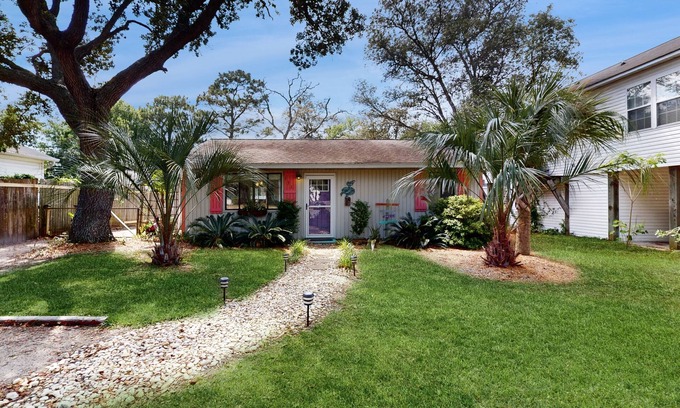 Tranquil Harbour House | Coastal home with short walk to the beach and fire pit