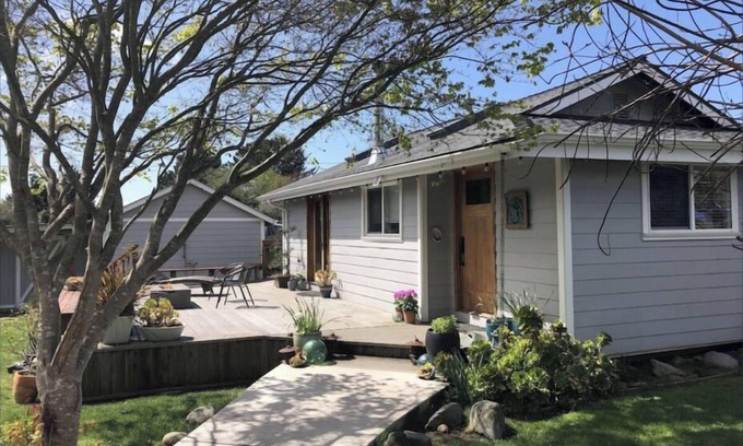 Westhaven-Moonstone House | Coastal Refuge, *Hot Tub,* Close to Town.