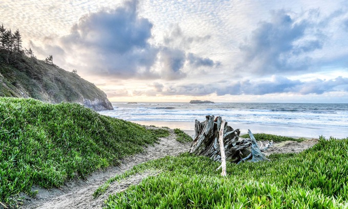 Orick House | Coastal retreat in a rural setting w/marvelous views, Ping-Pong table, & firepit