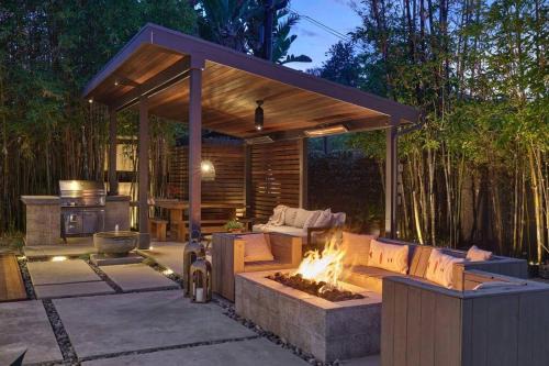 Olde Carlsbad House | Coastal Retreat with E-Bikes!