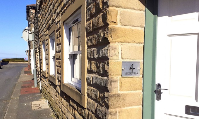 Slyne Apartment | Coastal Stay in Morecambe, a few metres from the coast/promenade