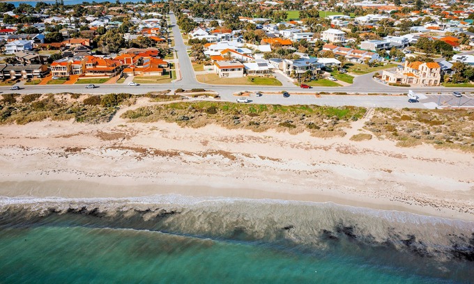Shoalwater House | Coastal Sunset Paradise! Beach front & Ocean Views