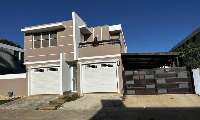 San Antonio House | Coastal Town Retreat in Dorado, PR