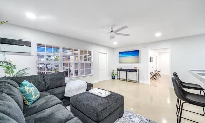 Coral Ridge Apartment | Coastal Unit! .5 miles to Beach!