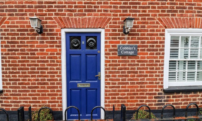Southwold Cottage | COBBLERS COTTAGE, SOUTHWOLD, pet friendly, with a garden in Southwold