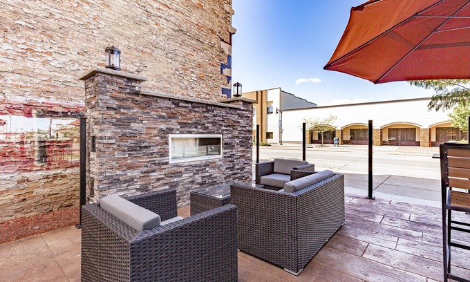 Superior Hotel | Cobblestone Hotel & Suites - Superior Duluth