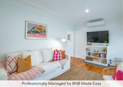 Dubbo House | Cobbora Cottage - Sleek & Stylish, Near Hospital