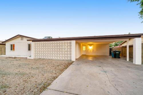 North Mountain House | Cocktails & Dreams