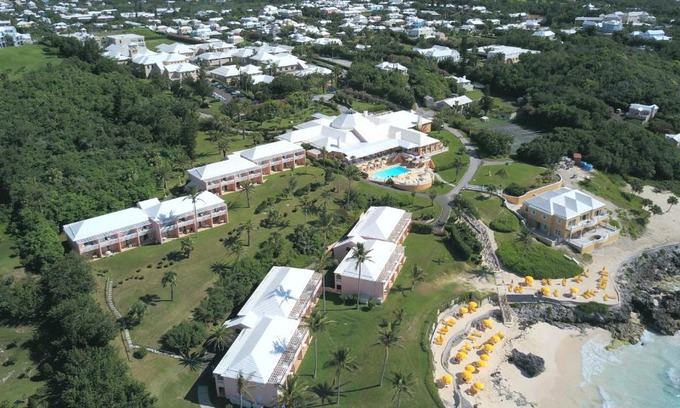 Paget Hotel | Coco Reef Bermuda