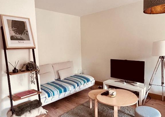 Cote Pavee Apartment | Cocon Urbain - avec parking privé gratuit