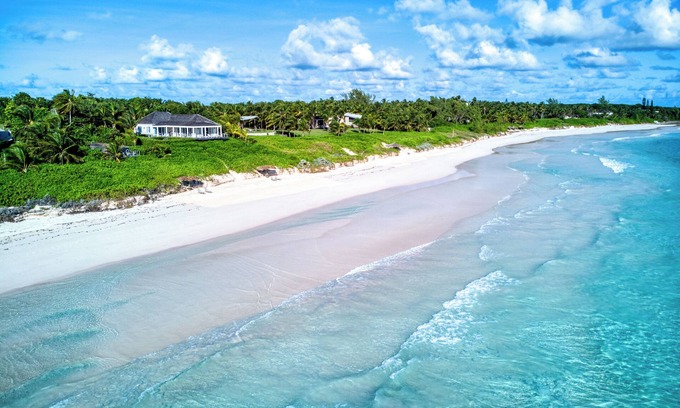 Dunmore Town Villa | Coconut Beach Bliss – Sleeps 8, Steps from the Sand, Pure Relaxation Awaits!