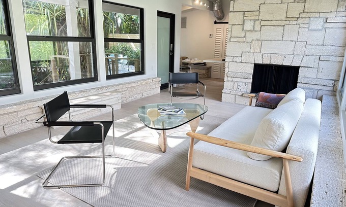 Southwest Coconut Grove House | Coconut Grove Mid-Century Jungle Oasis