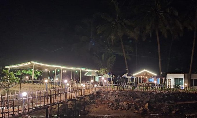 Hireguthi House | Coconut Tree Cafe main Beach
