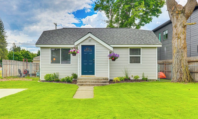 Coeur d'Alene House | Coeur d'Alene Cottage ~ 1 Mi to Downtown!