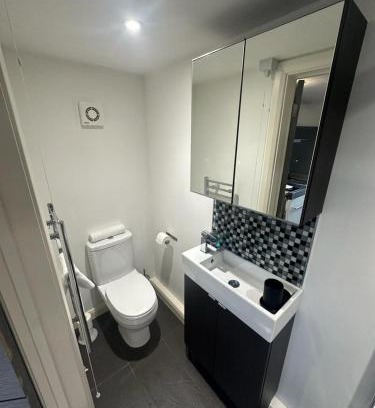 Plasnewydd Apartment | Cohost Partners- Studio Apt in Cardiff