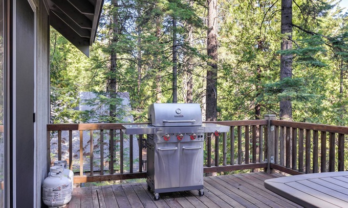 Cold Springs Cottage | Cold Springs Mountain Cabin: Hot Tub & Generator
