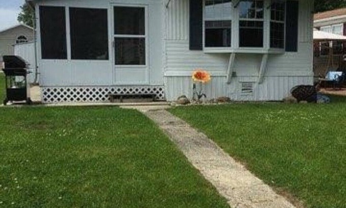 Coldwater House | Coldwater Lake/shady oaks cottage