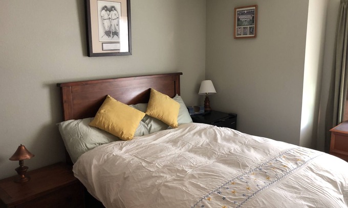 Cottonwood House | Colorado Guest Room