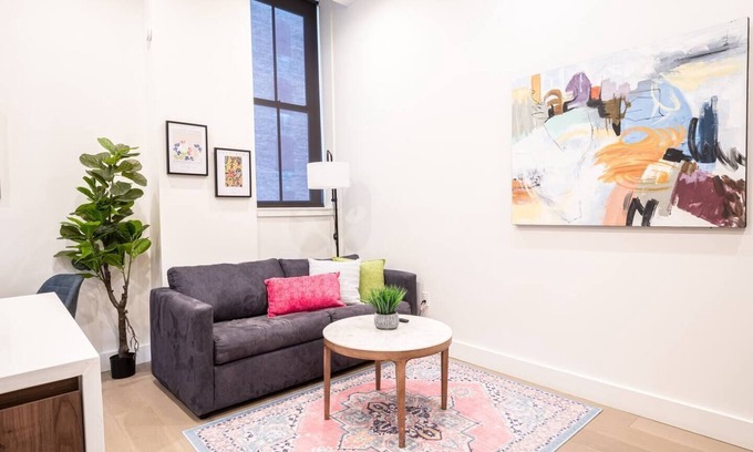Central Business District Hotel | Colorful 1 BR Walk to Penn Station-Great Location