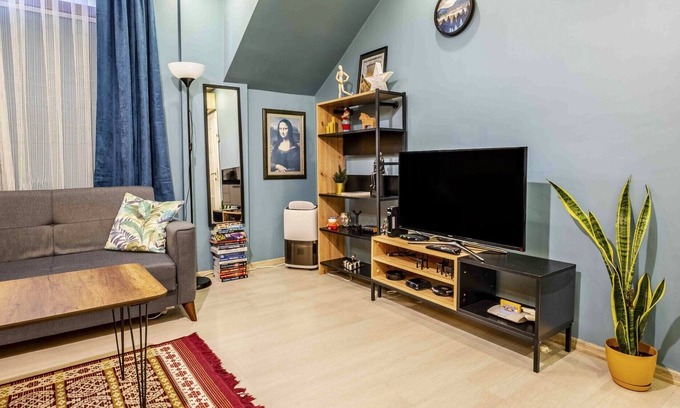 Bakırkoy Apartment | Colorful and Central Flat in Bakirkoy