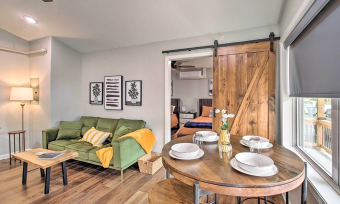 Hot Springs Cottage | Colorful Cottage 7 in Spa City ~ 1 Mi to Dtwn