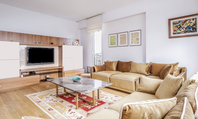 Serifali Mahallesi Apartment | Colorful Residence Flat in Umraniye