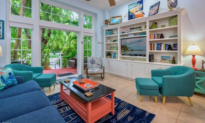 Truman Annex House | *COLORS OF THE KEYS @ THE FOUNDRY* Villa Near Duval & Beach + LAST KEY SERVICE