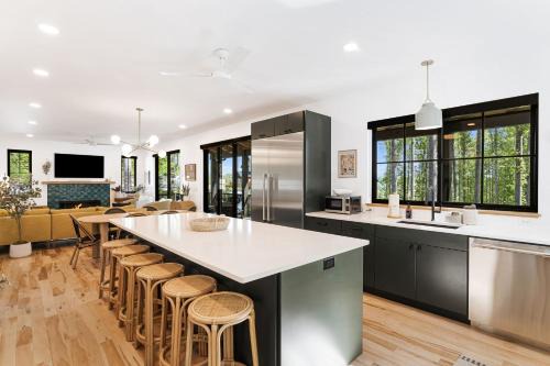 Skyland House | Colorscape by Carolina Mornings