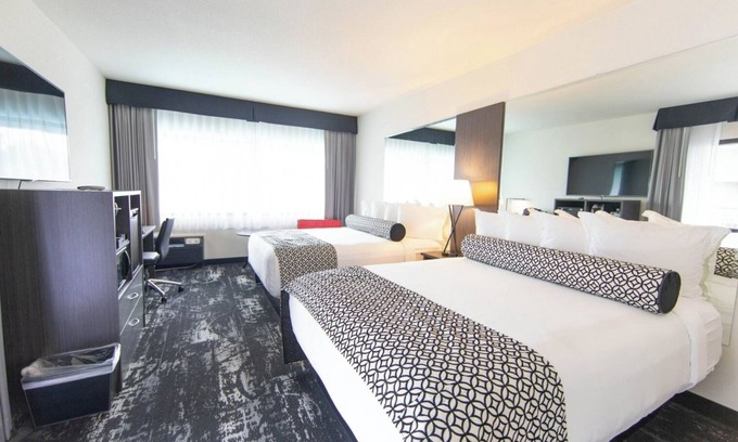 Riverside House | Come Create Memories w/Fun-filled Adventures at this Paradise! Outdoor Pool!