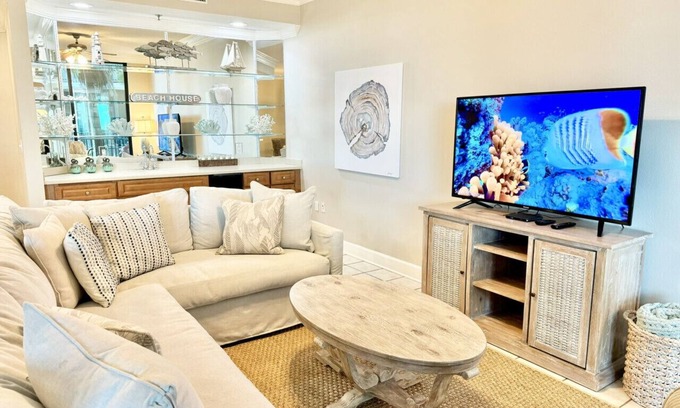 Orange Beach Condo | Come Dip Your Paws In The Water! Elite Pet Friendly Condo On Ground Floor