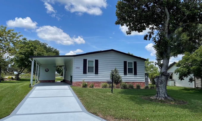 Silver Lake House | Come Enjoy The Golf Course View! This 2 bdrm Home Awaits You