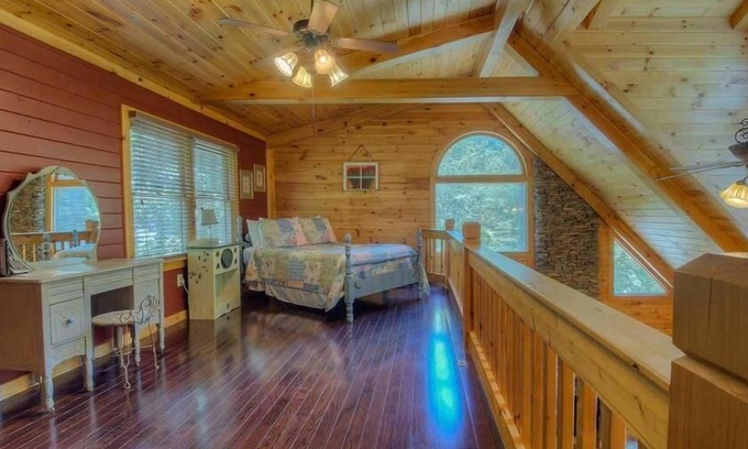 Dial Cabin | Come on Inn- Riverfront Home | Screened Porch | Outdoor Fire Pit