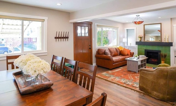 Downtown Salt Lake City Apartment | Come relax in this charming, well appointed craftsman bungalow located in downtown neighborhood.