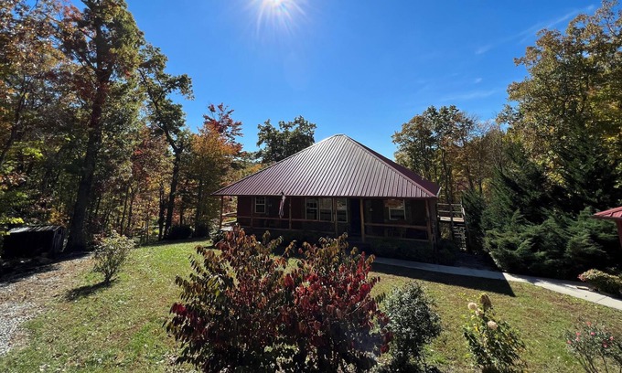 Spencer House | Come visit our various State Parks, Waterfalls, Hiking & FirePit nights!