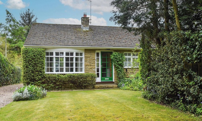 East Witton Cottage | Comfortable property all on one level in a pretty village location.