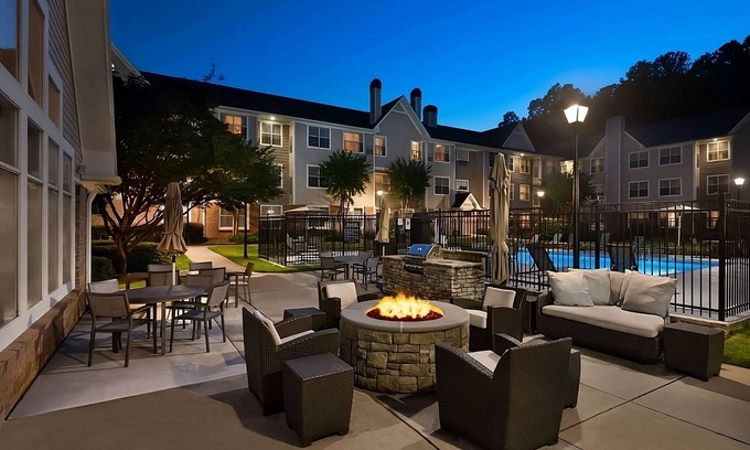 Alpharetta Resort | Comfort and Convenience! Spacious Suite with Kitchen, Free Grab & Go Breakfast!