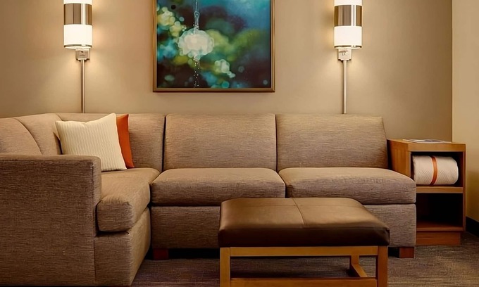 Gwinnett Place Hotel | Comfort and Convenience! Minutes Away to Sweet Water Park and Bunten Road Park