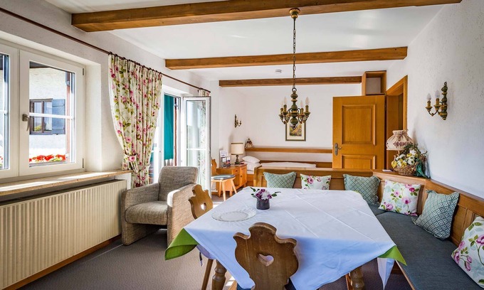 Bad Reichenhall Apartment | Comfort apartment 60 sqm, incl. Breakfast and daily Cleaning service with south-facing balcony