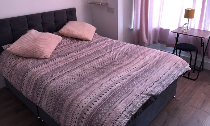Lincoln Bed & Breakfast | Comfort-Double room with shared bathroom