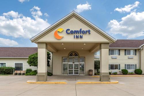 Dyersville Hotel | Comfort Inn Dyersville Near the Field of Dreams