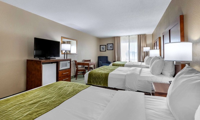 Muscatine Hotel | Comfort Inn Muscatine near Hwy 61