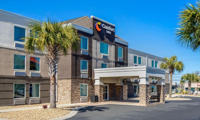 Windy Hill Hotel | Comfort Inn N Myrtle Beach Barefoot Landing