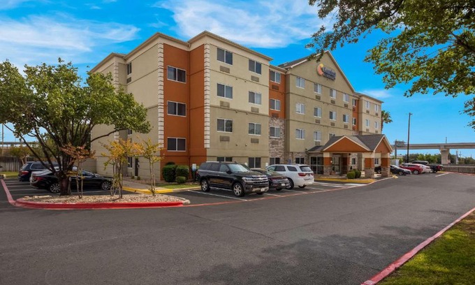 St. Johns Hotel | Comfort Inn & Suites Austin North Loop