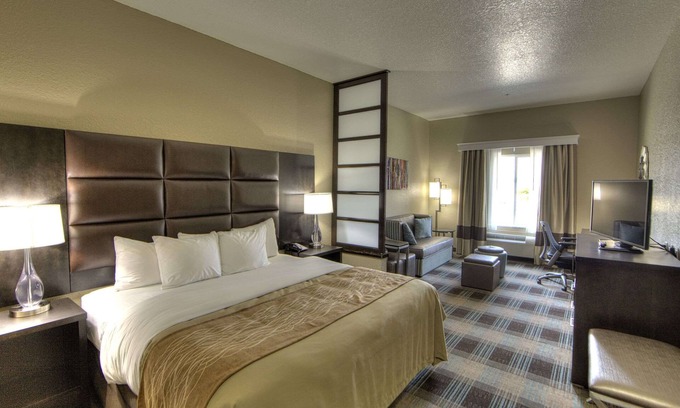 White Settlement Hotel | Comfort Inn & Suites Fort Worth West