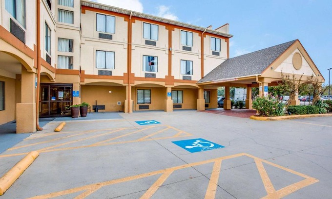 Dallas Hotel | Comfort Inn & Suites Love Field-Dallas Market Center