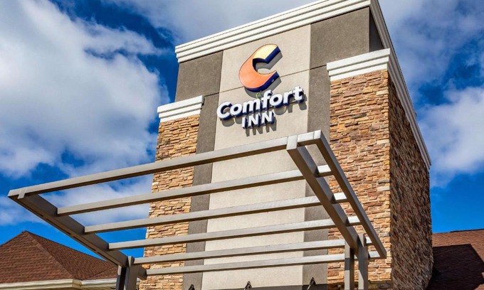 Waukesha Hotel | Comfort Inn